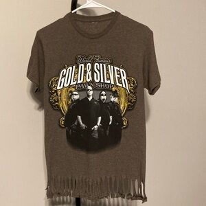 EUC Pawn Stars World Famous Gold & Silver Pawn Shop Graphic Fringe Hem Tee ~ XS